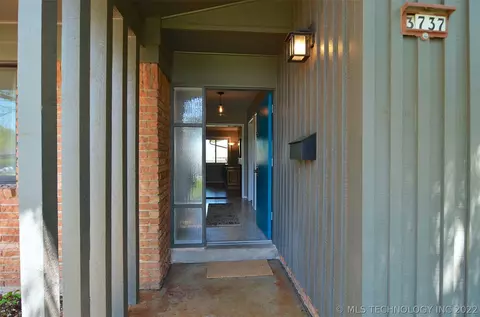 3737 E 48th Pl, Tulsa, OK 74135 photo 3
