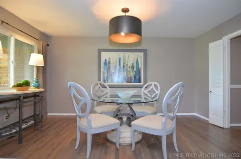 3737 E 48th Pl, Tulsa, OK 74135 photo 9