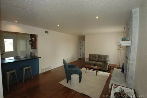 5951 E 26th St, Tulsa, OK 74114 photo 3