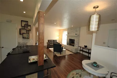 5951 E 26th St, Tulsa, OK 74114 photo 6