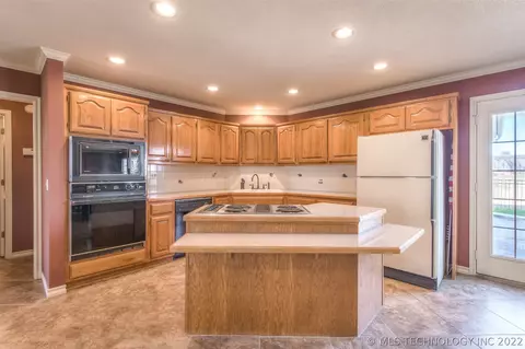 3203 E 84th St, Tulsa, OK 74137 photo 8