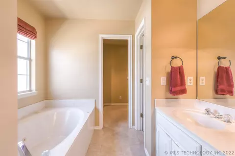 3203 E 84th St, Tulsa, OK 74137 photo 13