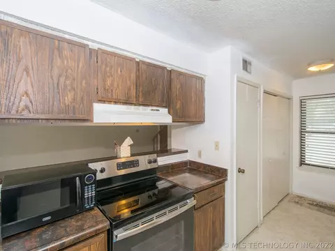 2209 E 67th Street 2107, Tulsa, OK 74136 photo 9