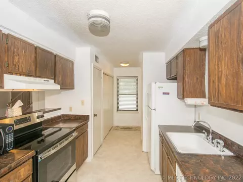 2209 E 67th Street 2107, Tulsa, OK 74136 photo 8