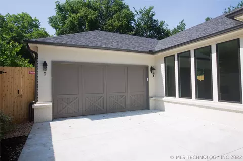 1038 E 34th St S, Tulsa, OK 74105 photo 4