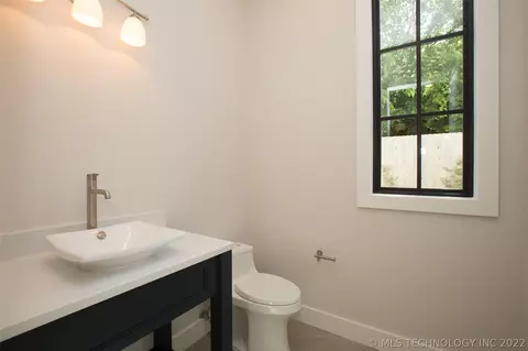 1038 E 34th St S, Tulsa, OK 74105 photo 8