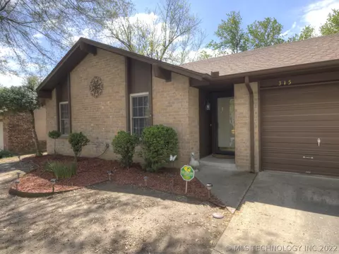 315 E Waco Pl, Broken Arrow, OK 74011 photo 3