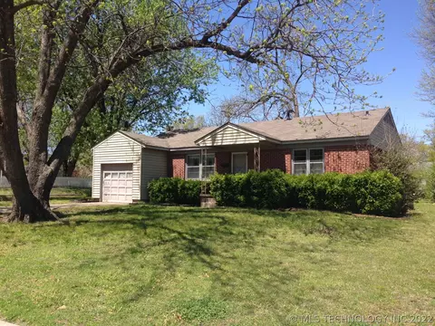 3903 E 38th St, Tulsa, OK 74135 photo 1