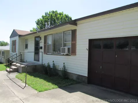 6934 E Latimer Pl, Tulsa, OK 74115 photo 4