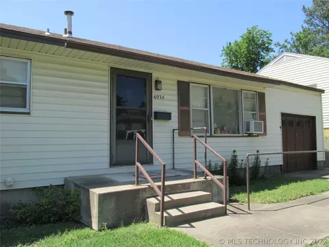 6934 E Latimer Pl, Tulsa, OK 74115 photo 2