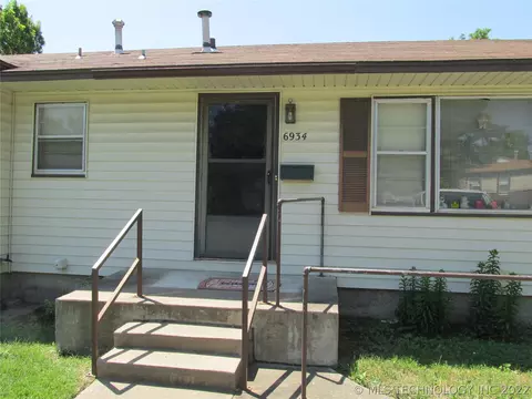 6934 E Latimer Pl, Tulsa, OK 74115 photo 3