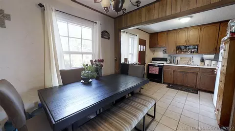 7427 E 2nd St, Tulsa, OK 74112 photo 8
