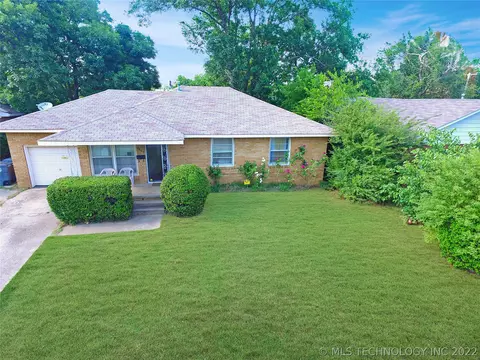 7427 E 2nd St, Tulsa, OK 74112 photo 1