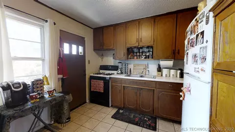 7427 E 2nd St, Tulsa, OK 74112 photo 9