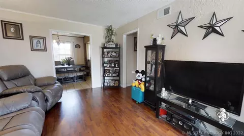 7427 E 2nd St, Tulsa, OK 74112 photo 4