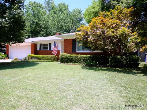 1705 E 59th Pl, Tulsa, OK 74105 photo 1