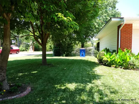 1705 E 59th Pl, Tulsa, OK 74105 photo 18