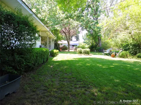 1705 E 59th Pl, Tulsa, OK 74105 photo 21