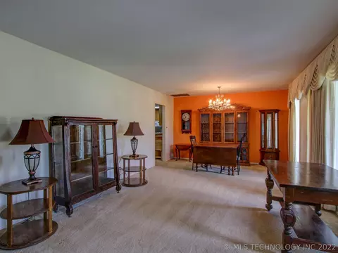 6824 E 55th St, Tulsa, OK 74145 photo 3
