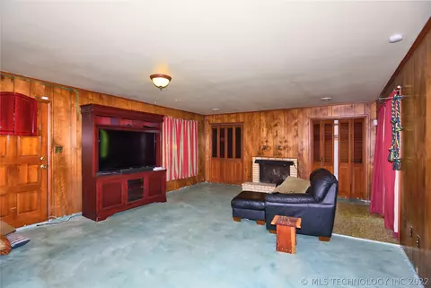6734 E 8th St, Tulsa, OK 74112 photo 5