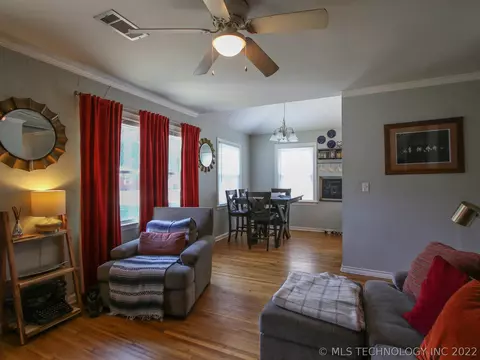 3739 E 2nd Pl, Tulsa, OK 74112 photo 4