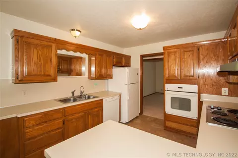 6006 E 80th Pl, Tulsa, OK 74136 photo 8