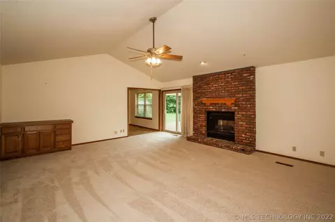 6006 E 80th Pl, Tulsa, OK 74136 photo 4