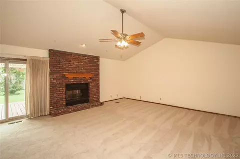 6006 E 80th Pl, Tulsa, OK 74136 photo 2