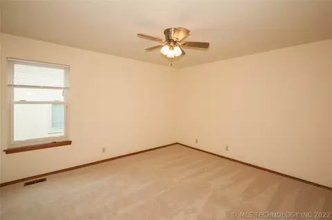 6006 E 80th Pl, Tulsa, OK 74136 photo 18