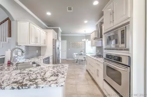 1212 E Canton St S, Broken Arrow, OK 74012 photo 10