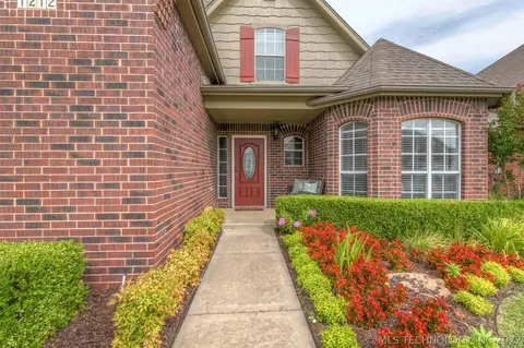 1212 E Canton St S, Broken Arrow, OK 74012 photo 2
