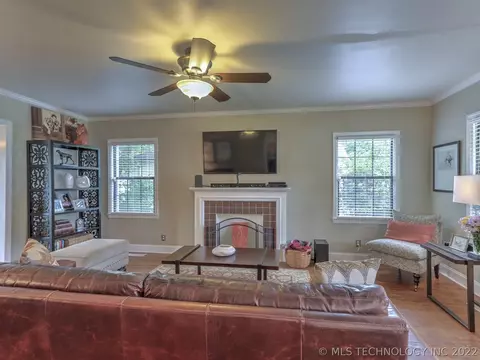 3536 E 23rd St, Tulsa, OK 74114 photo 8