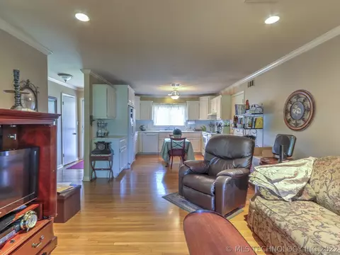 4609 E 40th St, Tulsa, OK 74135 photo 8