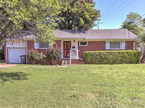 4609 E 40th St, Tulsa, OK 74135 photo 1