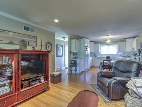 4609 E 40th St, Tulsa, OK 74135 photo 9
