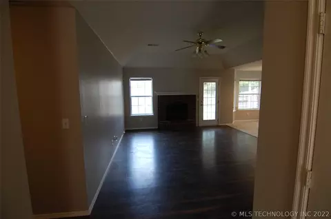 1383 E 138th Pl, Glenpool, OK 74033 photo 11