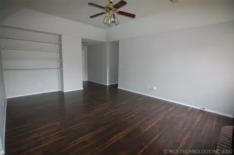 1383 E 138th Pl, Glenpool, OK 74033 photo 5