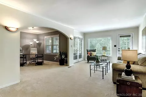 211 E 33rd Pl, Tulsa, OK 74105 photo 5