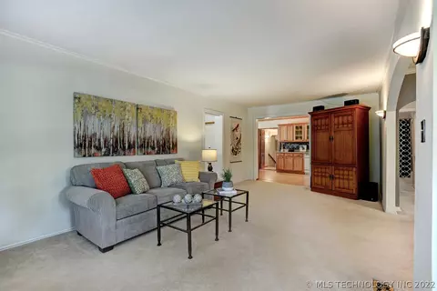 211 E 33rd Pl, Tulsa, OK 74105 photo 9