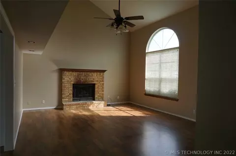 1197 E 132nd Pl, Glenpool, OK 74033 photo 7