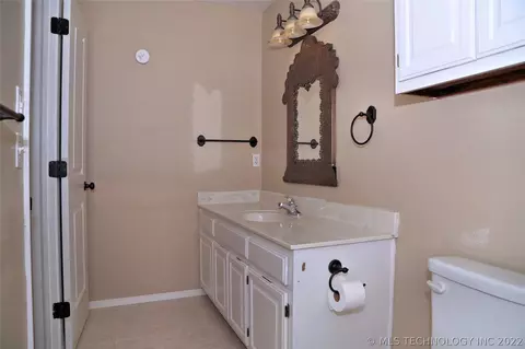 1197 E 132nd Pl, Glenpool, OK 74033 photo 22