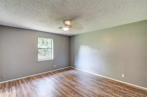 1030 144th Pl, Glenpool, OK 74033 photo 10