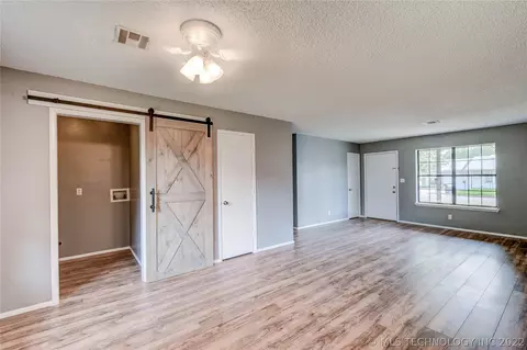 1030 144th Pl, Glenpool, OK 74033 photo 4