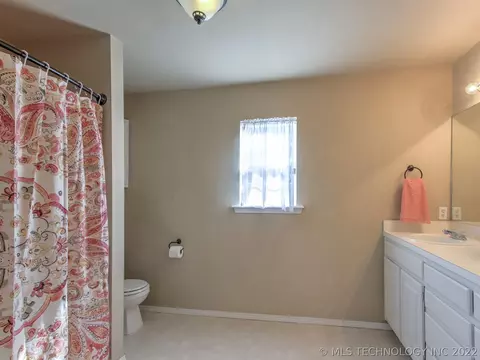 1023 E 38th St, Tulsa, OK 74105 photo 16