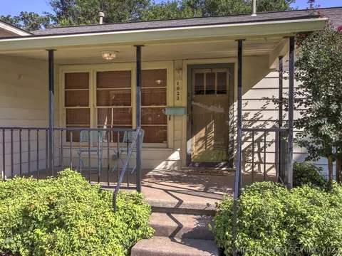 1023 E 38th St, Tulsa, OK 74105 photo 3
