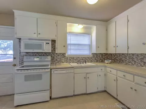 1023 E 38th St, Tulsa, OK 74105 photo 10