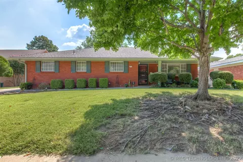 6852 E 56th St, Tulsa, OK 74145 photo 1