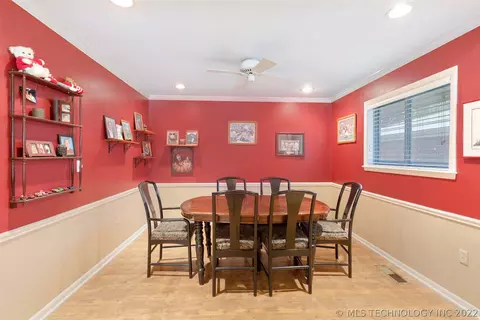 6852 E 56th St, Tulsa, OK 74145 photo 9