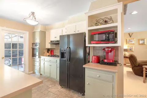 6852 E 56th St, Tulsa, OK 74145 photo 14