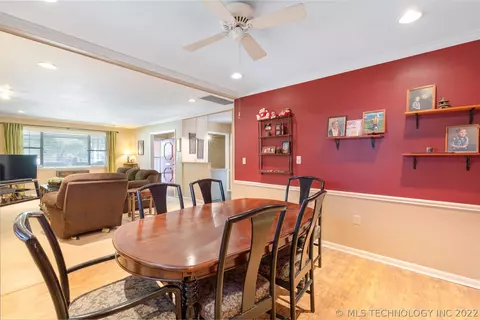 6852 E 56th St, Tulsa, OK 74145 photo 10